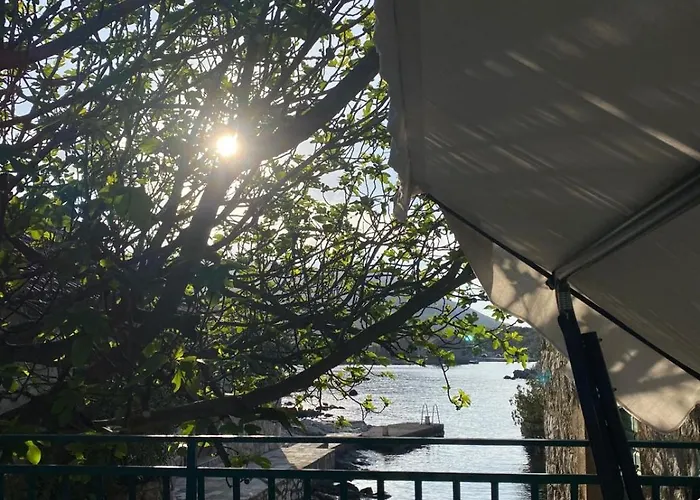 Bay House Kakrc