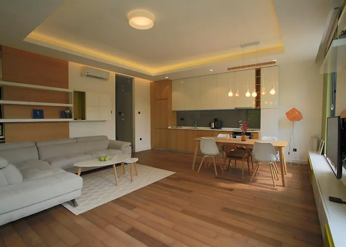 Park Residence 6 - 2 Bedroom & Parking At Tivat Center