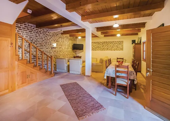Awesome Home In Tivat